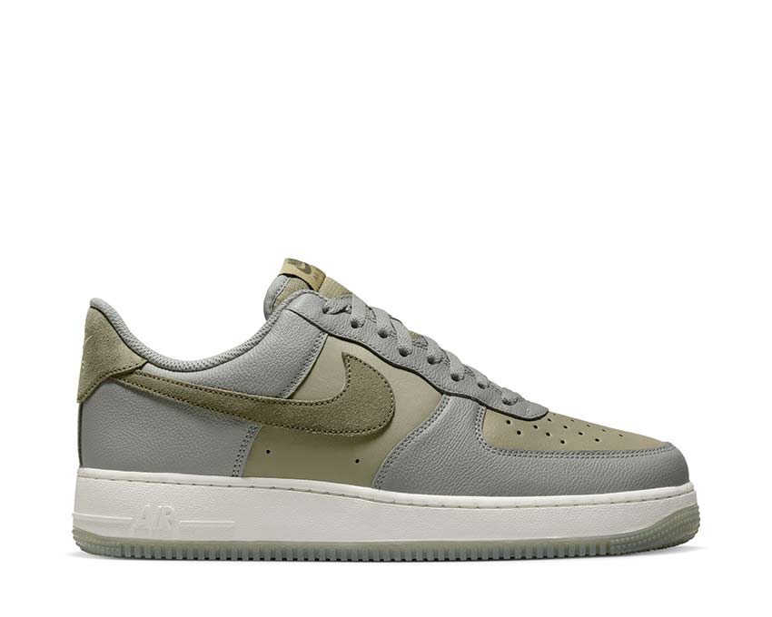 Nike Air Force 1 07 LV8