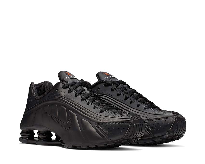 Nike Shox R4 Black / Black - Max Orange AR3565-004