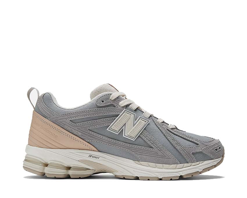The classic gum outsole of the New Balance 574 Summer Fog Grey / Beige M1906FA