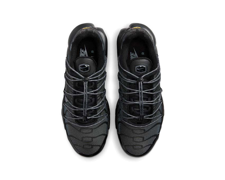 Nike Air Max Plus Black / Dark Grey - Salsa Red - Mtlc Platinum FZ2770-001