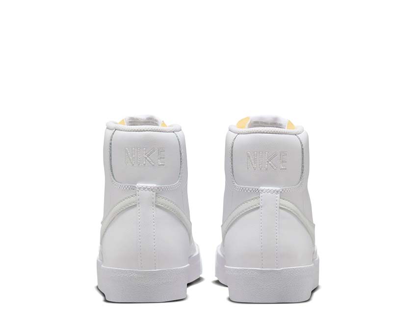 Nike Blazer Mid '77 Vntg NAS White / Photon Dust - White FD6924-100