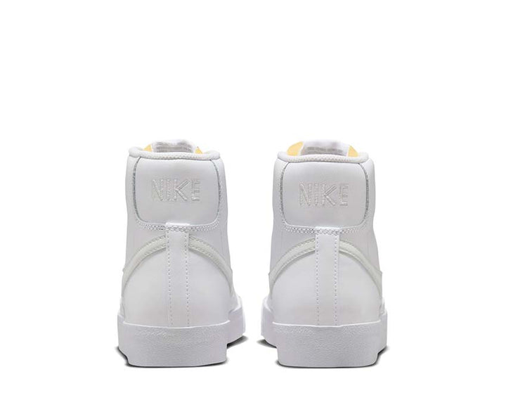 Nike Blazer Mid '77 Vntg NAS White / Photon Dust - White FD6924-100